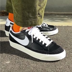 Nike  blazer low  ‘77 vintage trainer sneakers in black men size 8